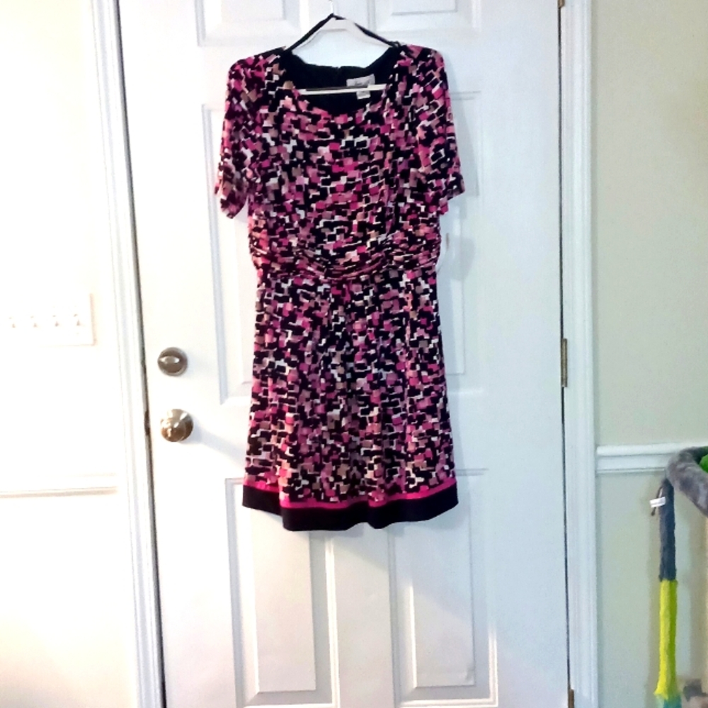 Jessica H Women's  NWT Colorful short sleeved dress. Size 16